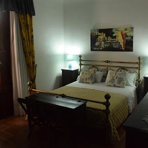 Camera con letto king size